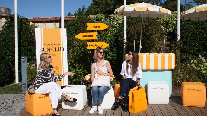 Full day Veuve Clicquot, family growers & traditional lunch from Epernay