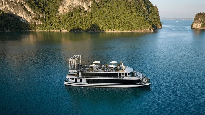 Iris Cruise Halong Bay VIP Experience from Hanoi
