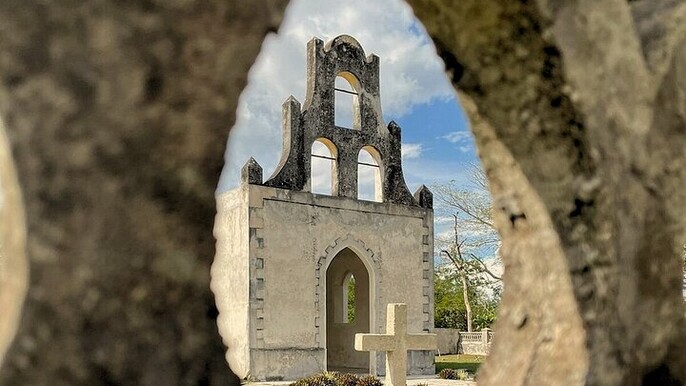 Cenotes & Hacienda Kampepén with food & pick up