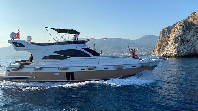 All-inclusive Private Luxury Yatch Tour in Alanya.