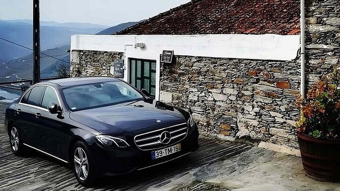 Transfer from Lisbon Airport to Sintra, Cascais or Estoril Hotels