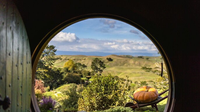 Small Group_Hobbiton Tour_Lunch Combo Experience_Ex Auckland