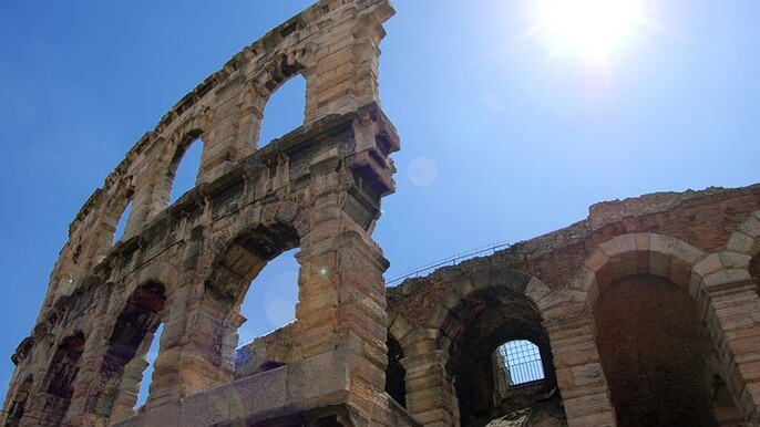 Visit of Verona and Lake Garda. Private tour with pick up