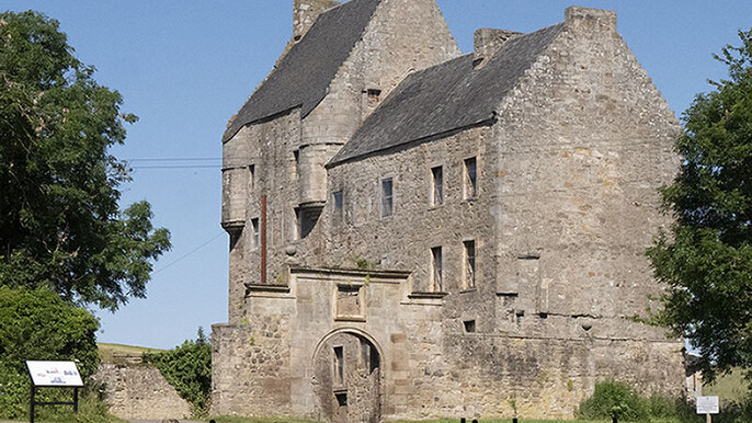 Outlander Blood of my Blood Highlands tour of Lallybroch ,  Castle Leathers and Craigh na Dun