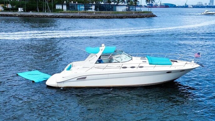 45ft + FREE HOUR Miami Yacht Rental 3 to 6 Hours 13 People