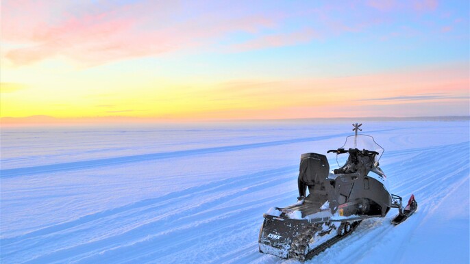 Leviloop by snowmobile - private group