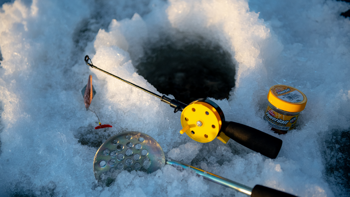 Ice fishing trip by car - daily program