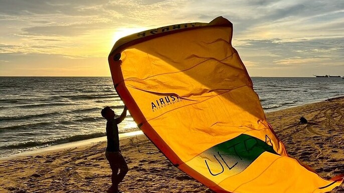 Pattaya Kitesurf and Windsurf Beginner Experience