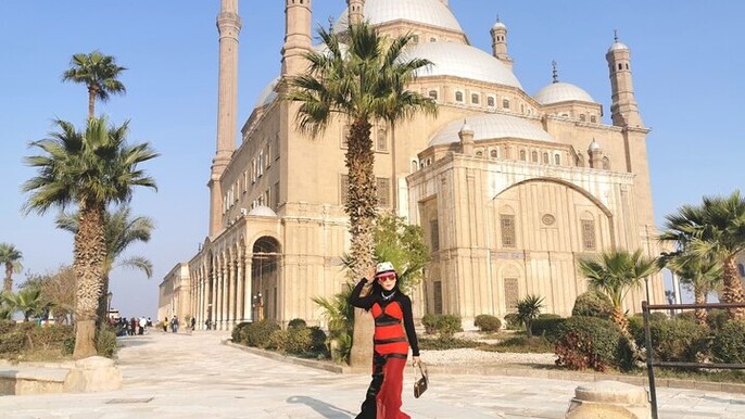 Private Cairo Day Pyramids, Salah El Din Castle & Lunch –Hurghada