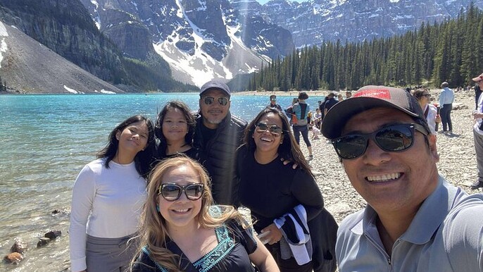 Moraine Lake Sightseeing from Samson Mall Shared Tour | On Sale!