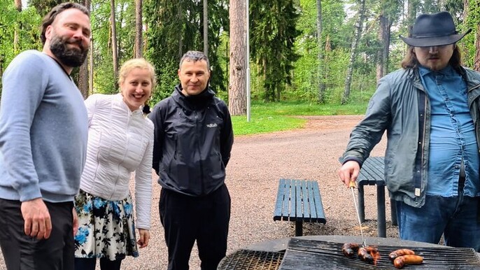 Explore happiest Helsinki: Bike/Ebike: BBQ, Sauna, Forest, &Parks