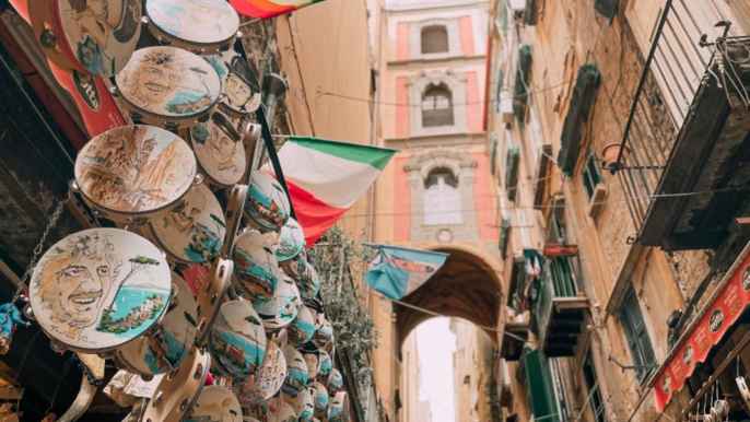 Guided tour of Naples combined with a street food tasting.