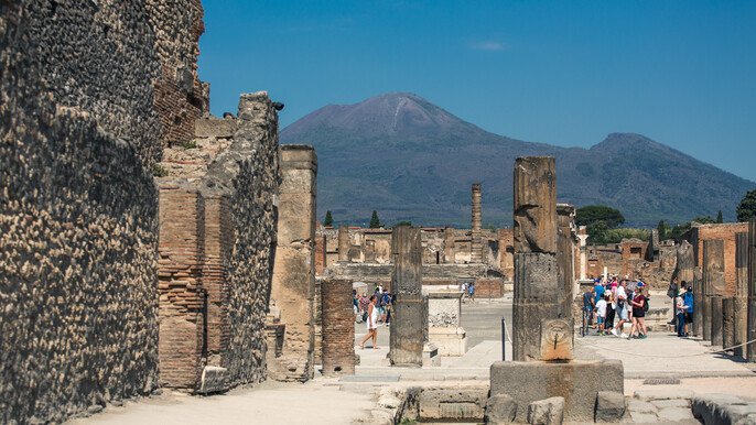 Private Tour of Pompeii with Wine Tasting & Lunch from Positano