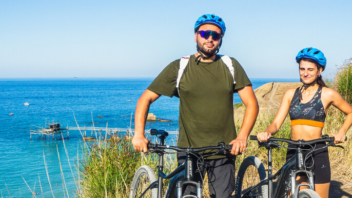 Costa dei Trabocchi: E-Bike, Sunset, and Aperitivo Suspended Over the Sea