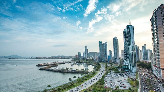 Guided Panama Canal History and Colonial City Tour from Colón