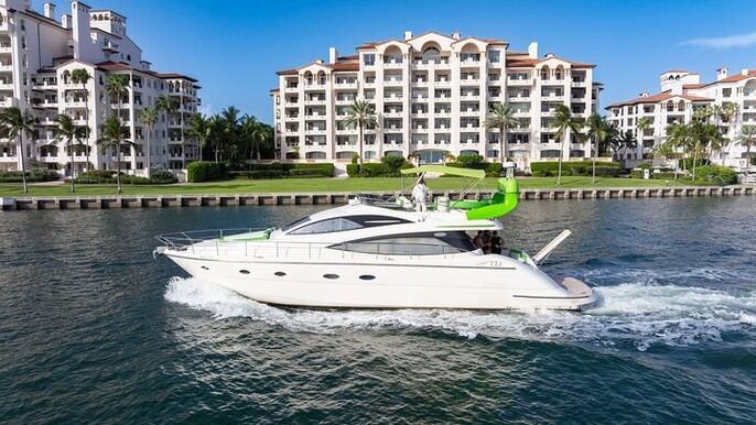 70ft + FREE Hour | Miami Yacht Rental | 3 to 8 Hours | 13 ppl