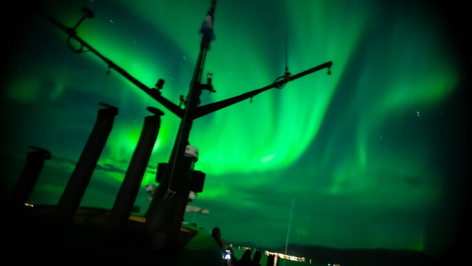 Golden Circle & Northern Lights by Boat Combo Tour