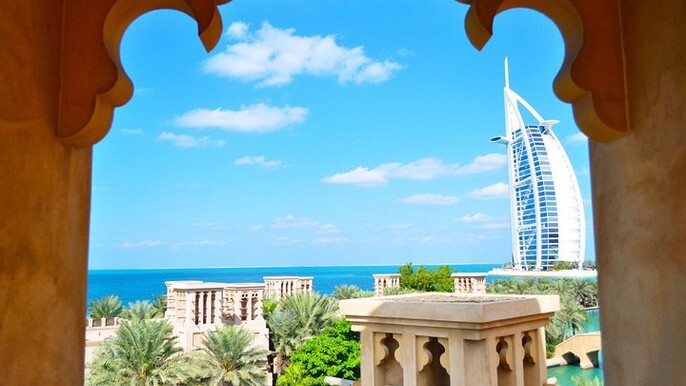 Private Modern Dubai Tour with Monorail Ride