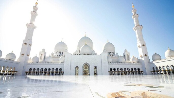 Abu Dhabi Mosque with Louvre and Qasr Al Watn