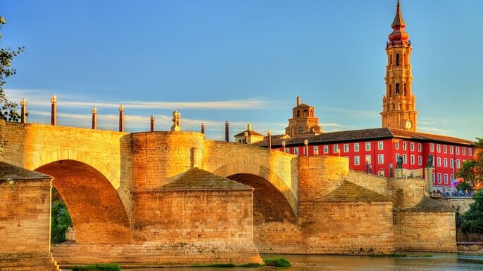 Zaragoza Scavenger Hunt and Highlights Self Guided Tour