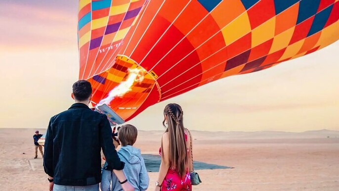 Sunrise Hot Air Balloon Flight over Dubai Golden Dunes