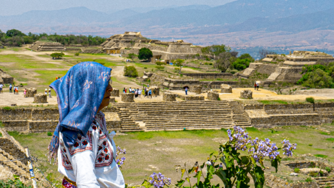 Monte Albán, Alebrijes Black Clay and Mezcal Disitllery Tour