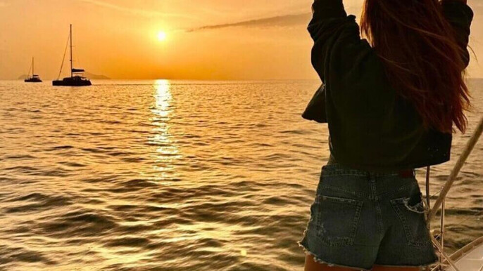 Private Santorini Sunset Sailing Cruise