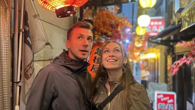 Tokyo Shinjuku Food Tour with 13 Dishes and 4 Local Eateries