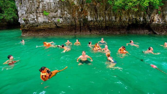 Phi Phi and Railay Sunset Speedboat Tour