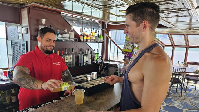 Miami: Biscayne Bay Happy Hour Cruise