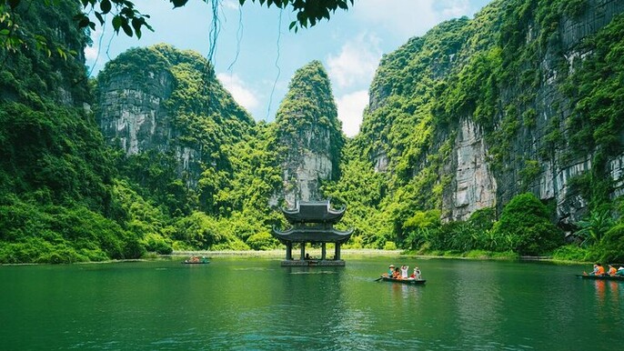Ninh Binh Explorer Hoa Lu, Trang An & Hang Mua Cave One Day Tour