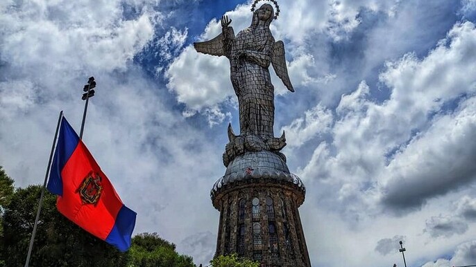 Quito City Tour: Old Town, Middle of the World, and Teleférico