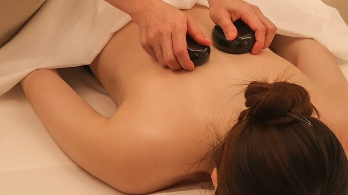 Makkha Heritage Asok Aroma Massage Experience in Bangkok