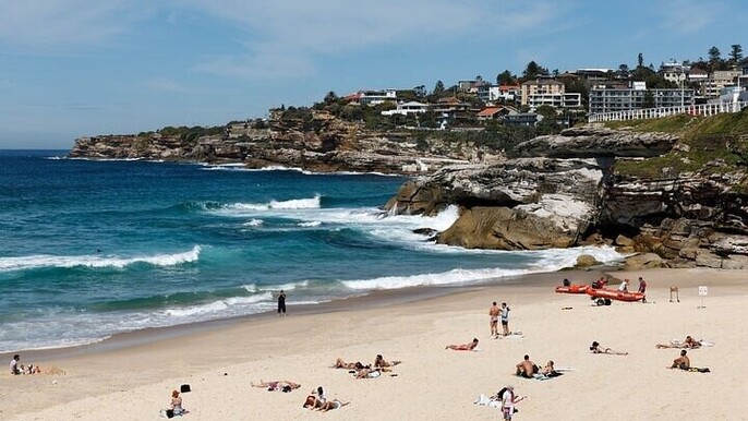 BT-From Sydney: Full Day Tour of Golden Beaches and Ocean Vistas