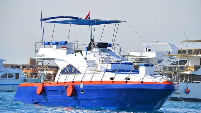 Dolphin House Private Boat & Snorkeling with Lunch / Hurghada
