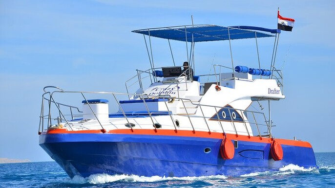 Private Boat to Dolphin House, Snorkeling and Lunch :Hurghada