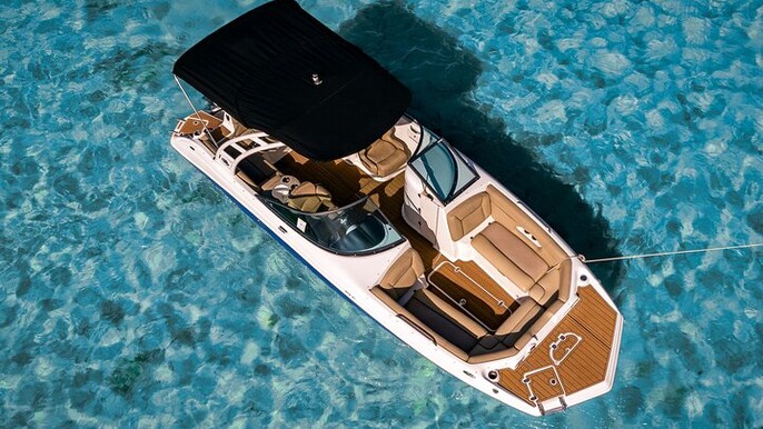 Miami's Unique Private Boat Tour: Discover & Enjoy Your Way