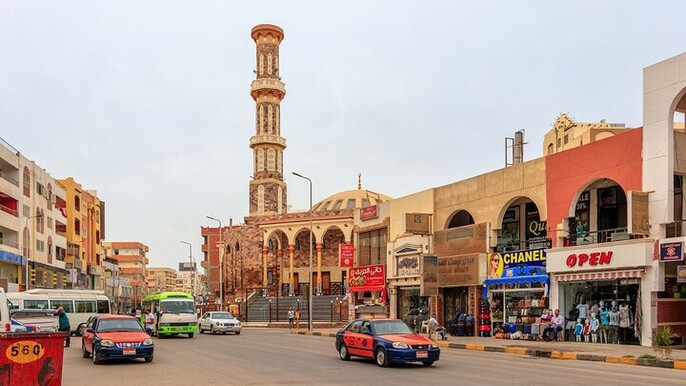 VIP Guided Tour with Seafood Feast & Pickup/Drop-off / Hurghada