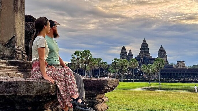 Apsara Theatre Private 2 Day Siem Reap Tour with Dinner Show