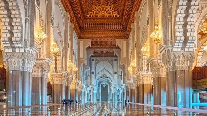 Discover Casablanca: Mosque & City Tour