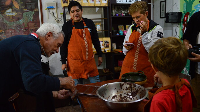 Artisanal Chocolate Workshop: From Cacao to Bar in Santa Maria Atzompa