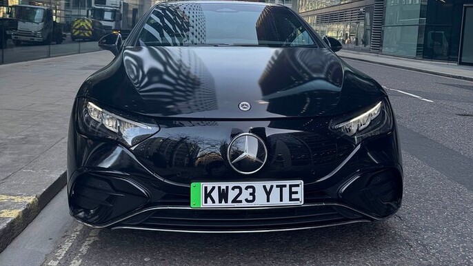 London Gatwick Airport LGW Private Transfer to London City/Hotels