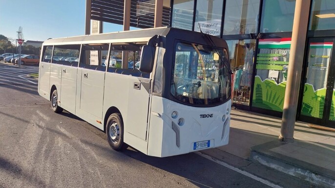 Pisa: The Electric Minibus Experience