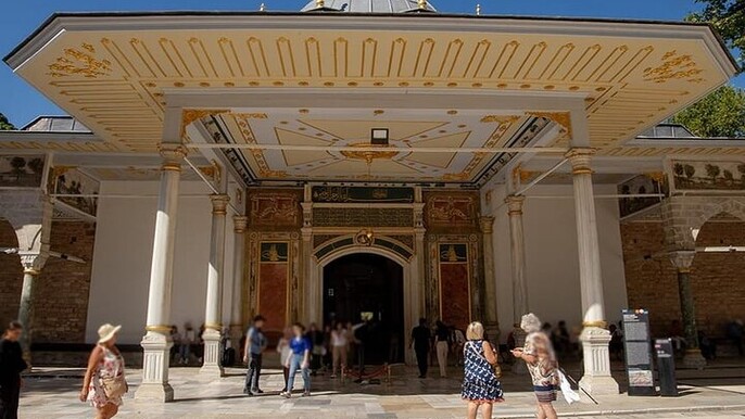 Istanbul: Topkapi Palace & Hagia Sophia Tickets with Audio Guides