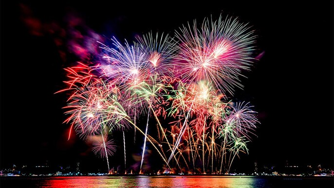 New Year's Eve - Mega Yacht Fireworks & DJ [All-Inclusive]