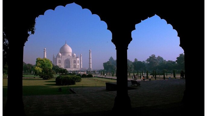 Delhi to Agra & Bharatpur: Heritage and Avian Expedition
