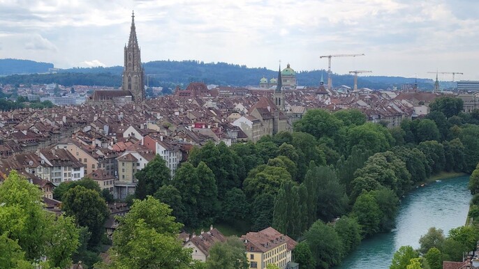 Bern: Historical Old Town Highlights Audio Tour
