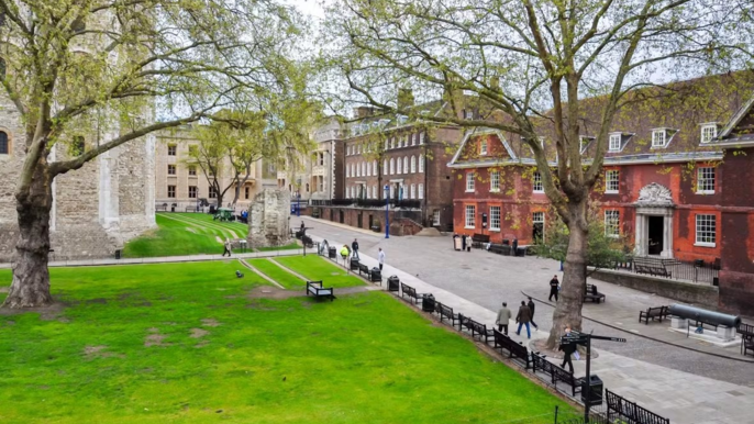 Tower of London and Crown Jewels private guided tour