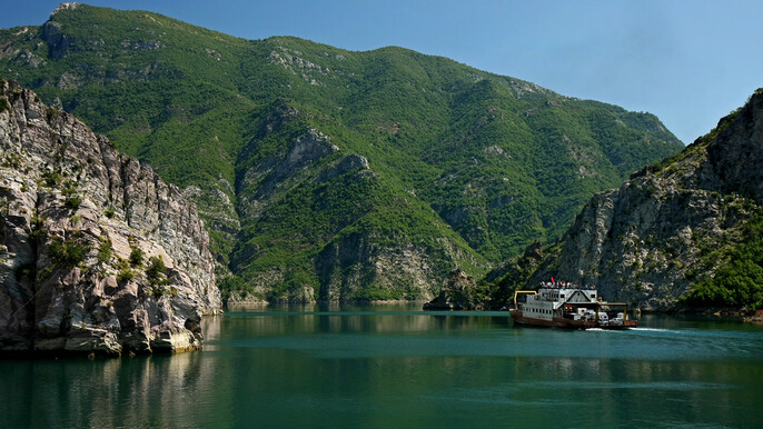 Daily trip in Koman lake