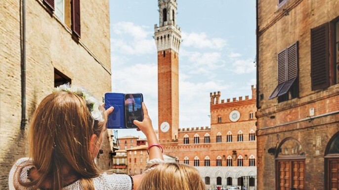 A walking riddle hunt through Siena